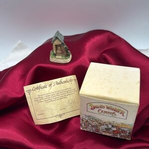 David Winter Cameos “The Privy” 1991